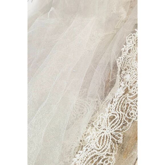 Alecon lace chapel length veil - Picture 6 of 7